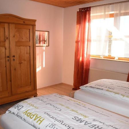 Ferienwohnung Im Rosengarten Ebenweiler Esterno foto