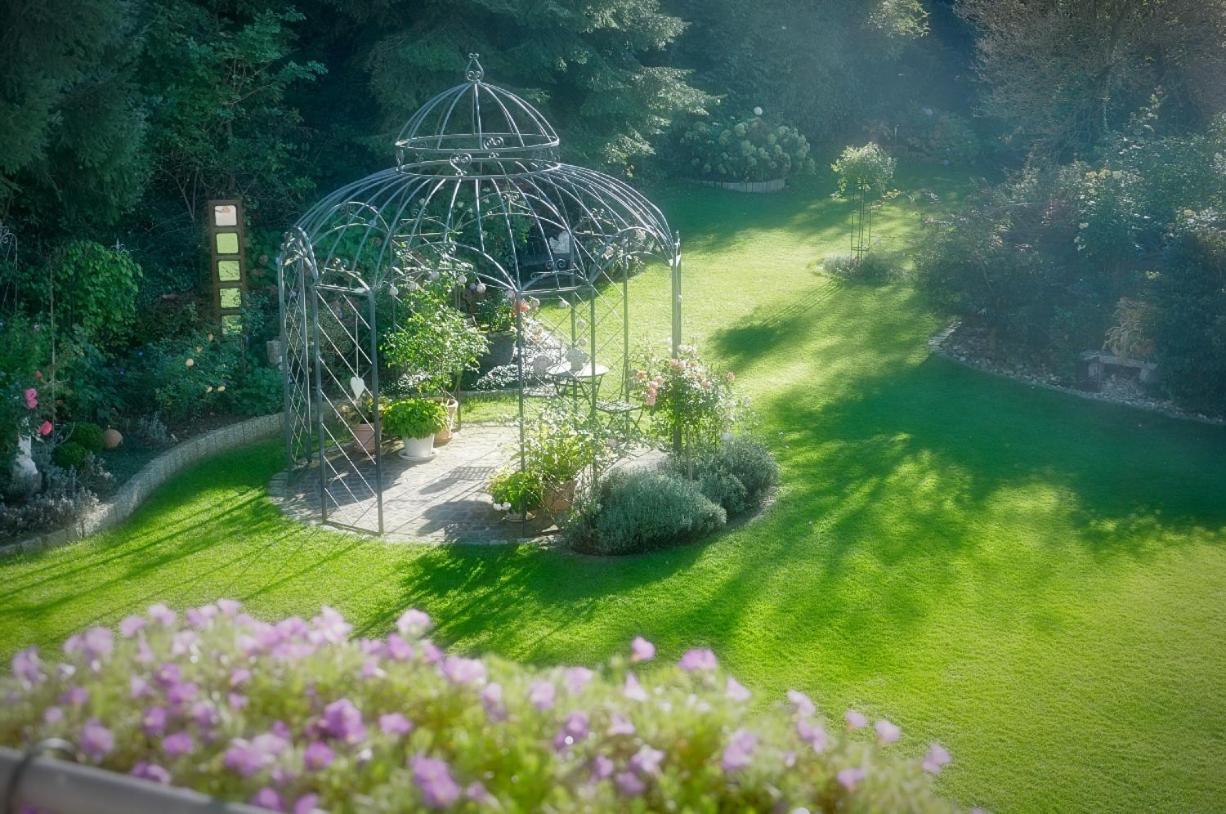 Ferienwohnung Im Rosengarten Ebenweiler Esterno foto