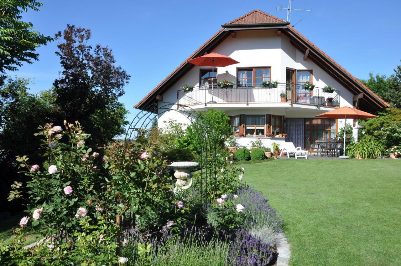 Ferienwohnung Im Rosengarten Ebenweiler Esterno foto