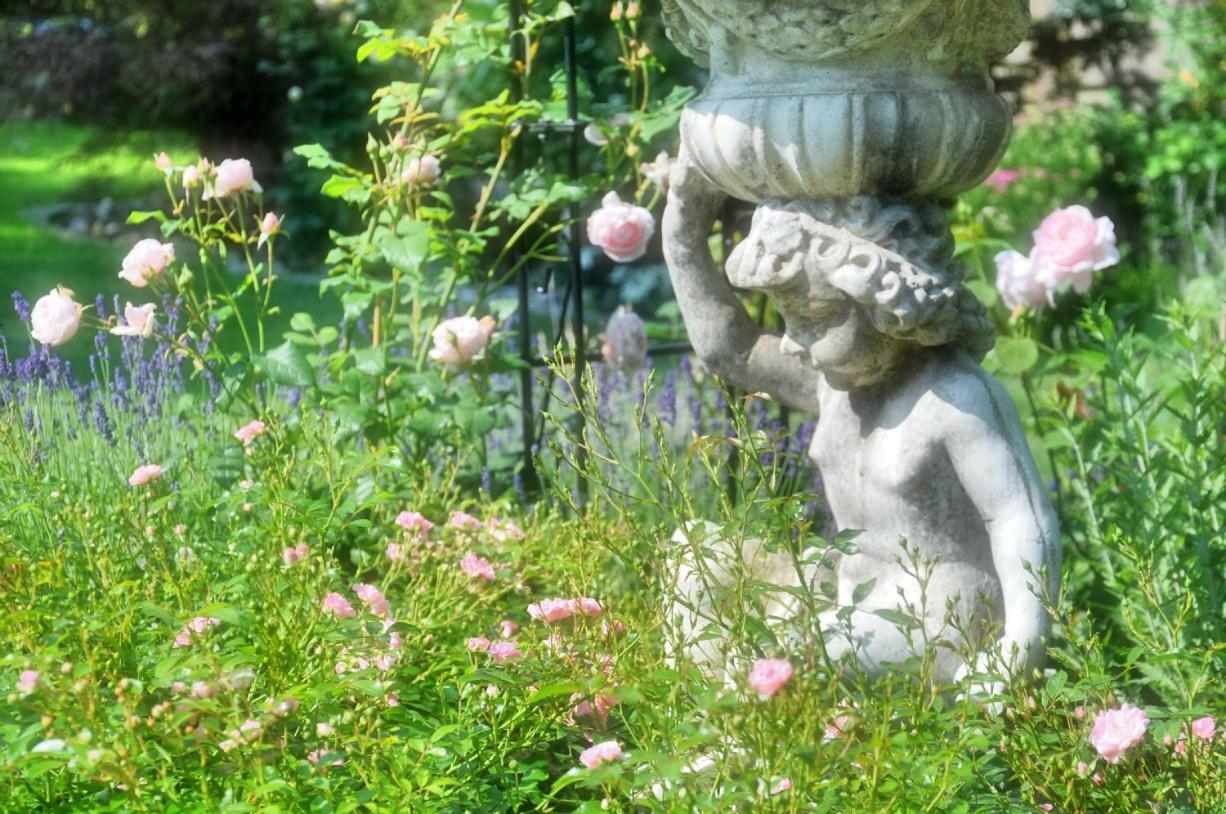 Ferienwohnung Im Rosengarten Ebenweiler Esterno foto
